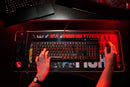 Mortal Kombat - Tappetino da gioco oversize e caricabatterie per cellulare-PRE-ORDER (9615458926928)