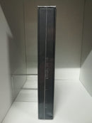 DARK SOULS TRILOGY COMPENDIUM GUIDA (usata)(e rovinata leggermente solo l'involucro esterno come da foto) (4704144523318)