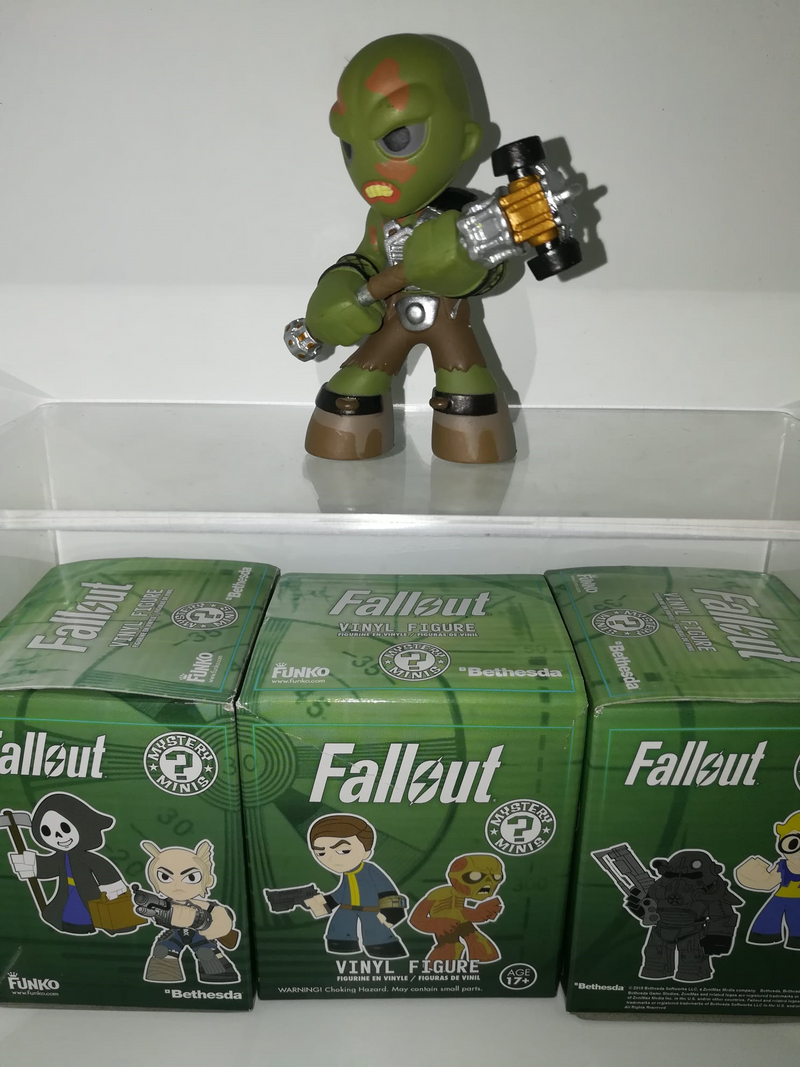 FALLOUT FIGURE (8cm) (4589685047350)